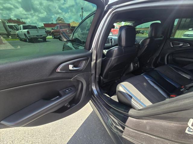 2015 Chrysler 200 S