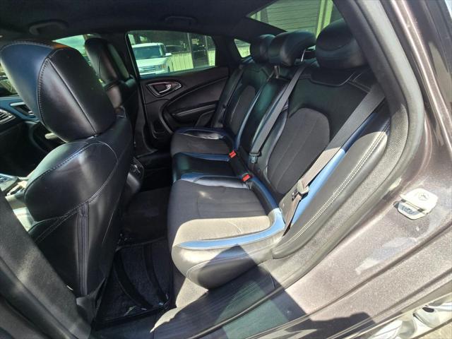 2015 Chrysler 200 S