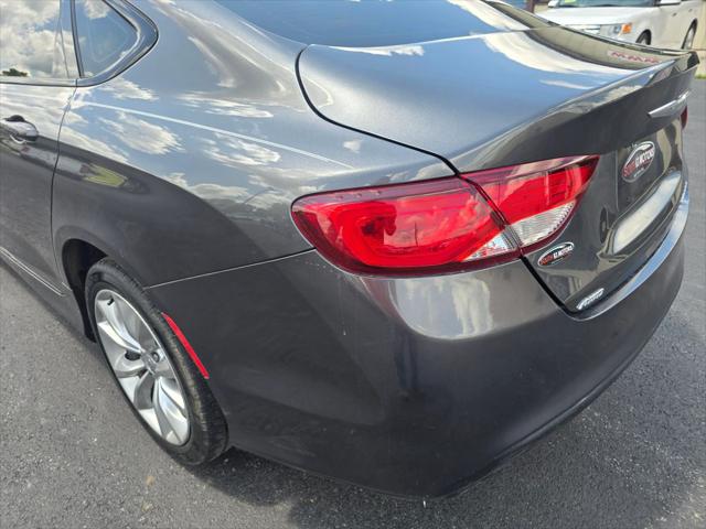 2015 Chrysler 200 S