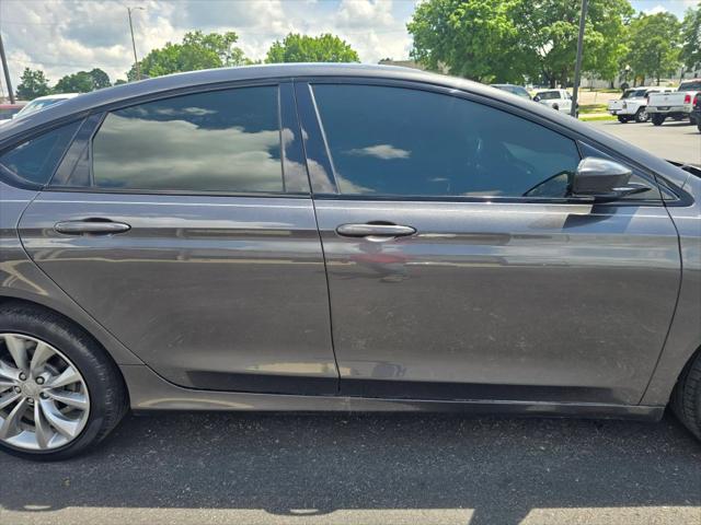 2015 Chrysler 200 S