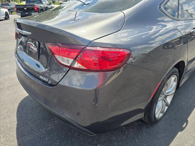 2015 Chrysler 200 S