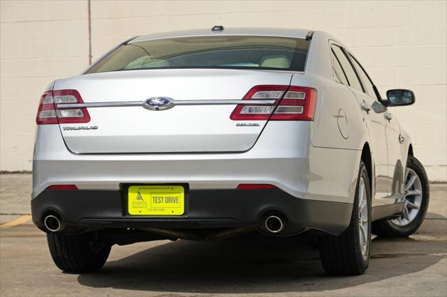 2015 Ford Taurus SE