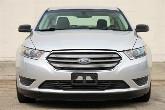 2015 Ford Taurus SE