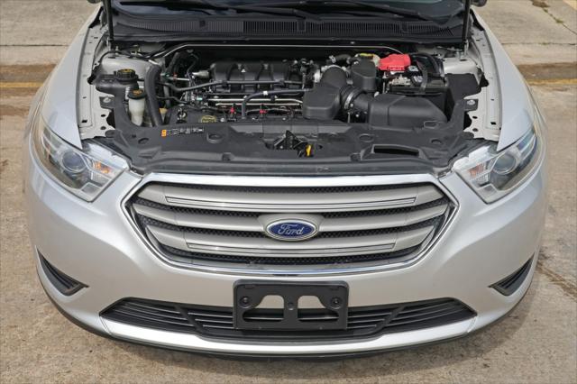 2015 Ford Taurus SE