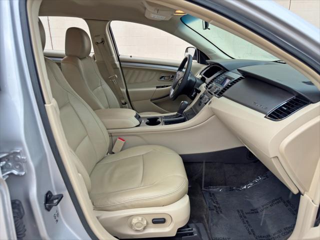 2015 Ford Taurus SE