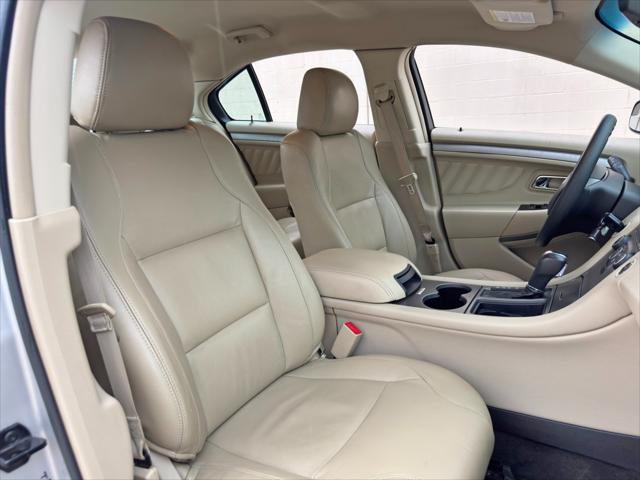 2015 Ford Taurus SE