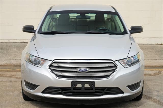 2015 Ford Taurus SE