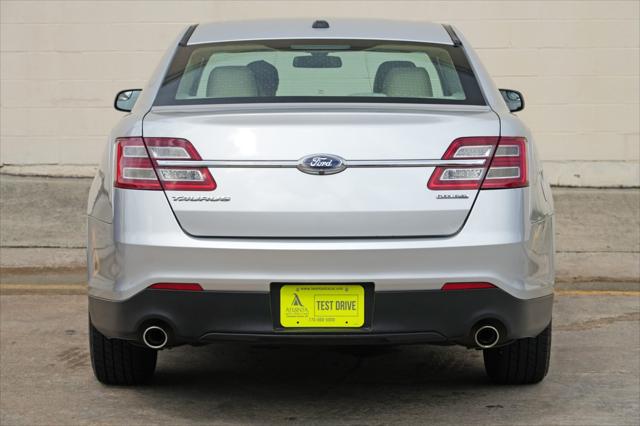 2015 Ford Taurus SE