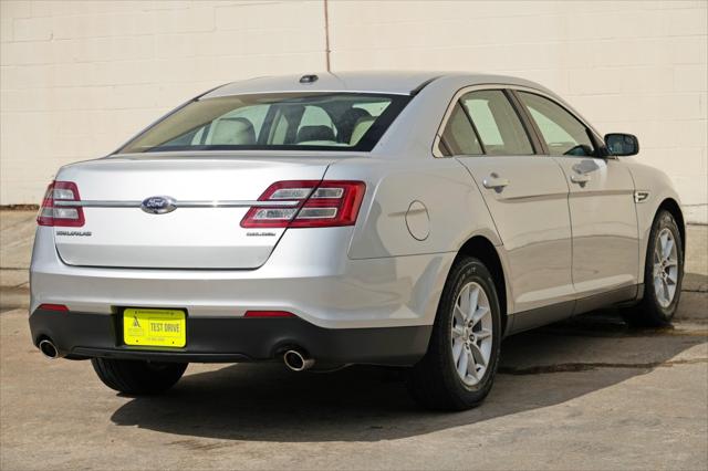 2015 Ford Taurus SE