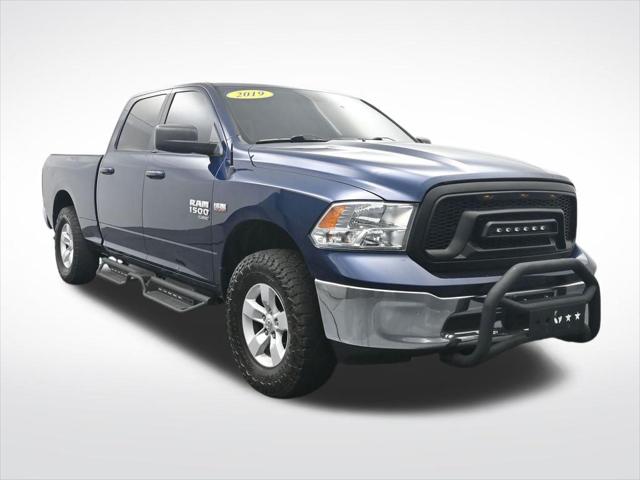 2019 Ram 1500 Classic SLT Crew Cab 4x4 6'4" Box