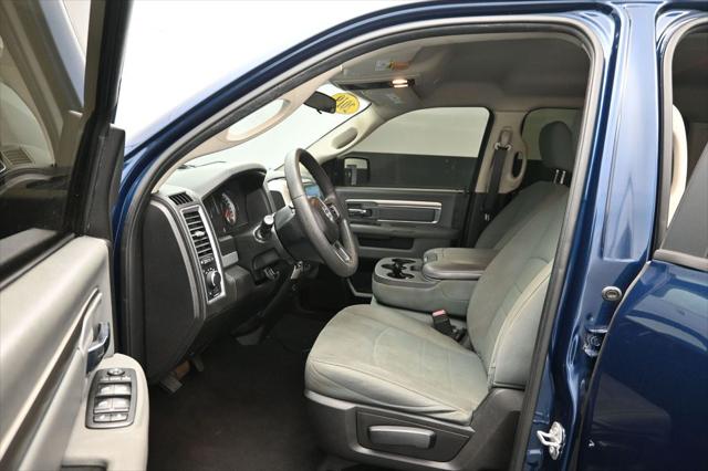 2019 Ram 1500 Classic SLT Crew Cab 4x4 6'4" Box