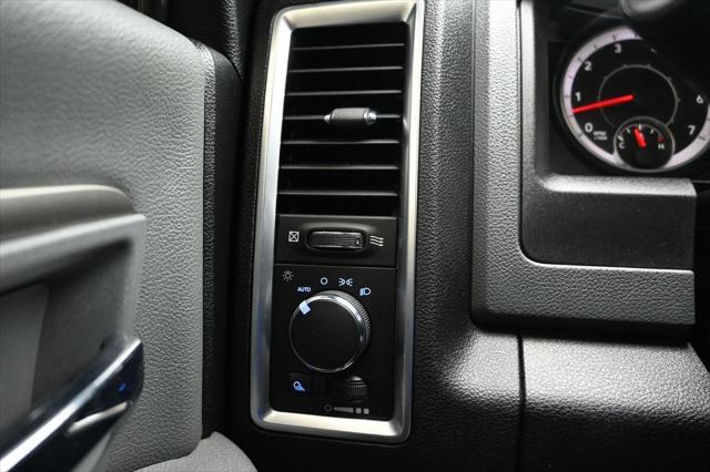 2019 Ram 1500 Classic SLT Crew Cab 4x4 6'4" Box