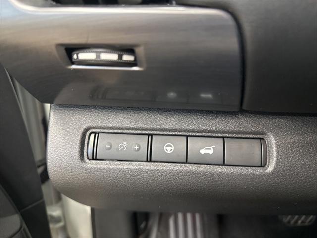 2024 Nissan Pathfinder SL 4WD