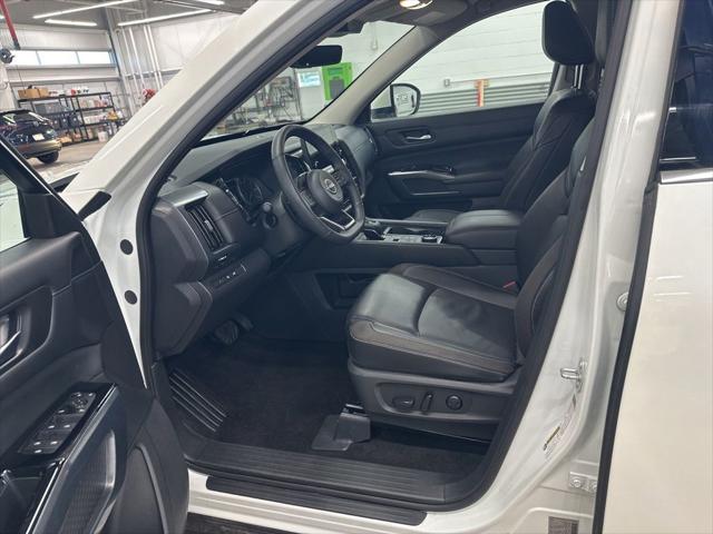 2024 Nissan Pathfinder SL 4WD