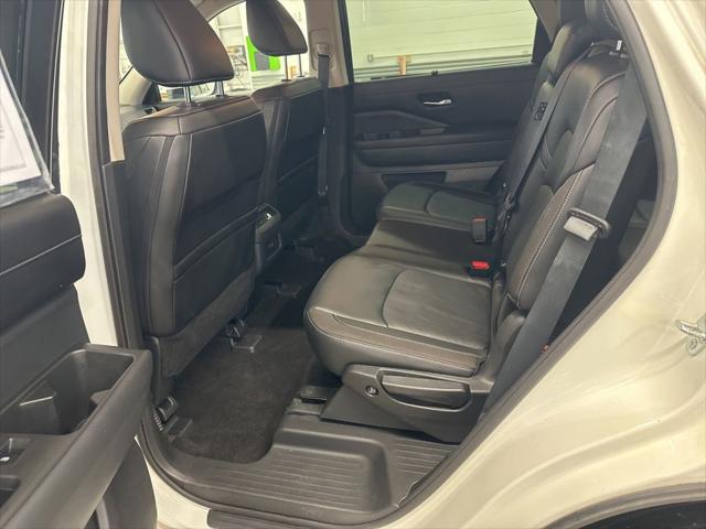 2024 Nissan Pathfinder SL 4WD