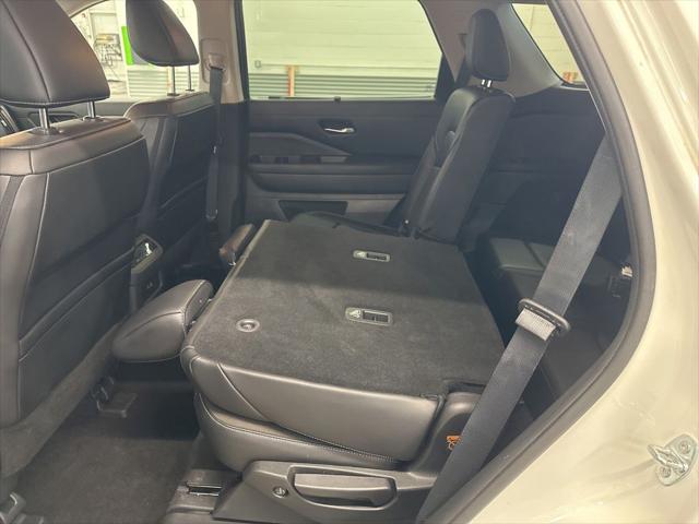 2024 Nissan Pathfinder SL 4WD