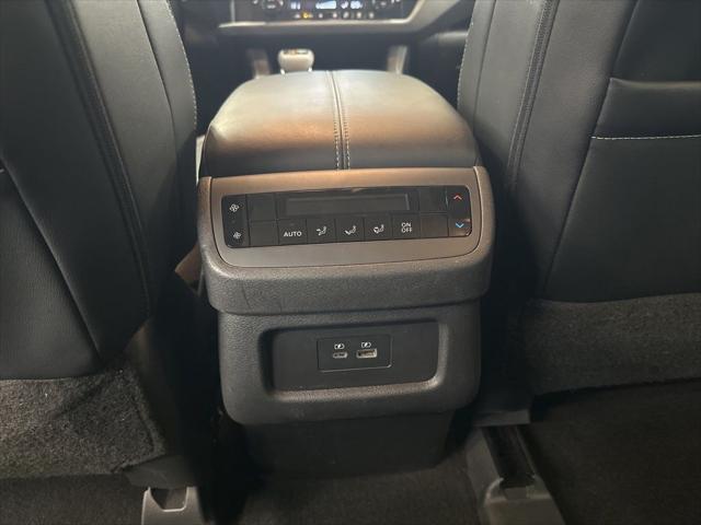 2024 Nissan Pathfinder SL 4WD