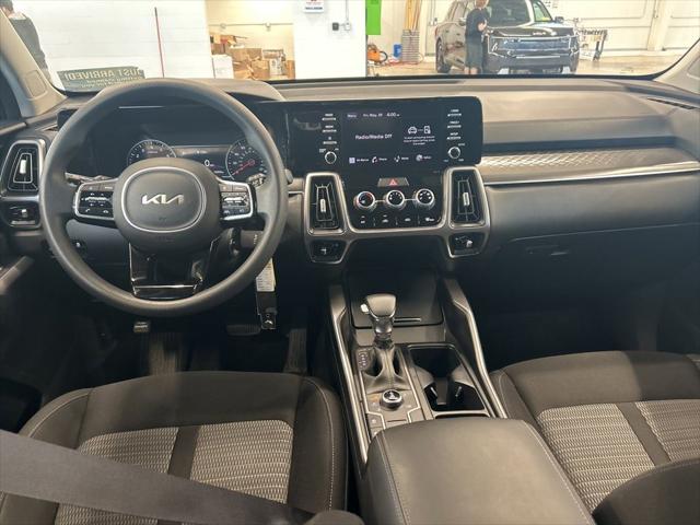 2023 Kia Sorento LX