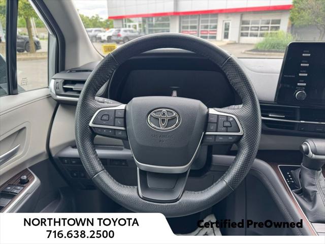 2022 Toyota Sienna LE