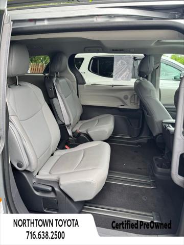2022 Toyota Sienna LE