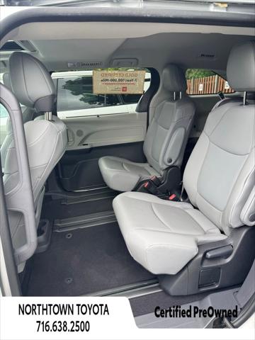 2022 Toyota Sienna LE