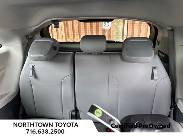 2022 Toyota Sienna LE