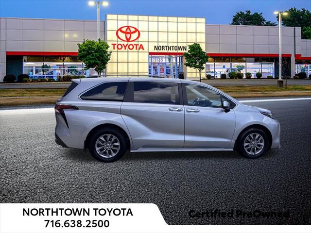 2022 Toyota Sienna LE