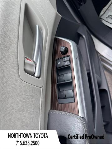 2022 Toyota Sienna LE