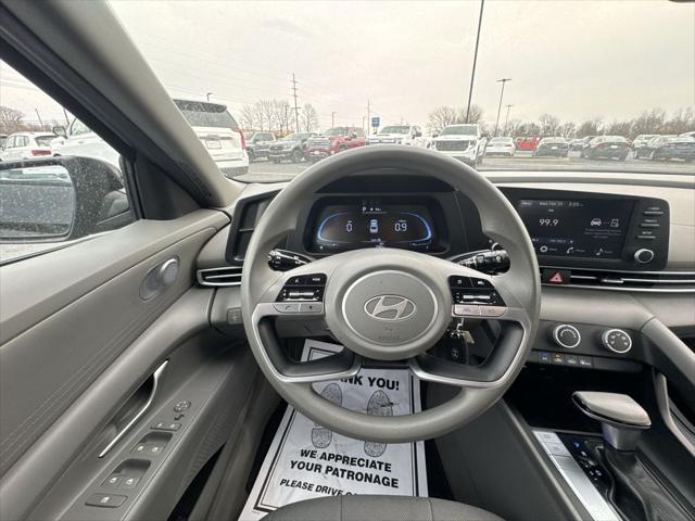2024 Hyundai Elantra SE