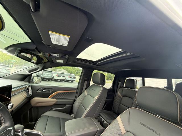 2024 GMC Canyon 4WD Denali