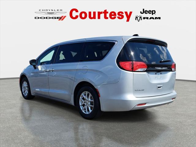 2023 Chrysler Voyager LX