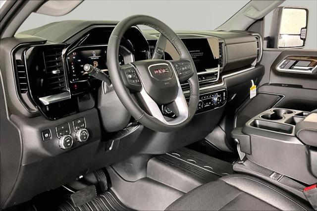 2026 GMC Sierra 2500HD Crew Cab, Standard Bed, SLE, 4WD