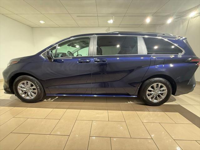 2025 Toyota Sienna LE