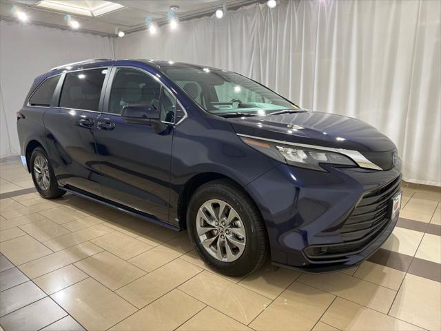 2025 Toyota Sienna LE