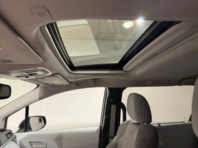 2025 Toyota Sienna LE