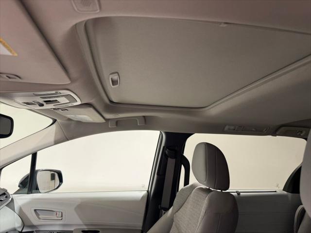 2025 Toyota Sienna LE