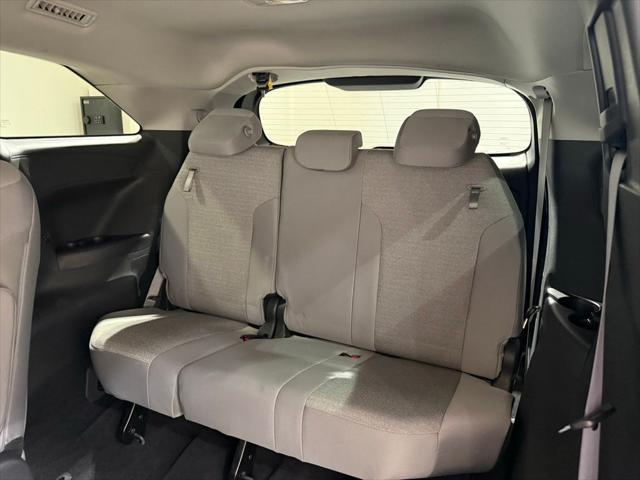 2025 Toyota Sienna LE