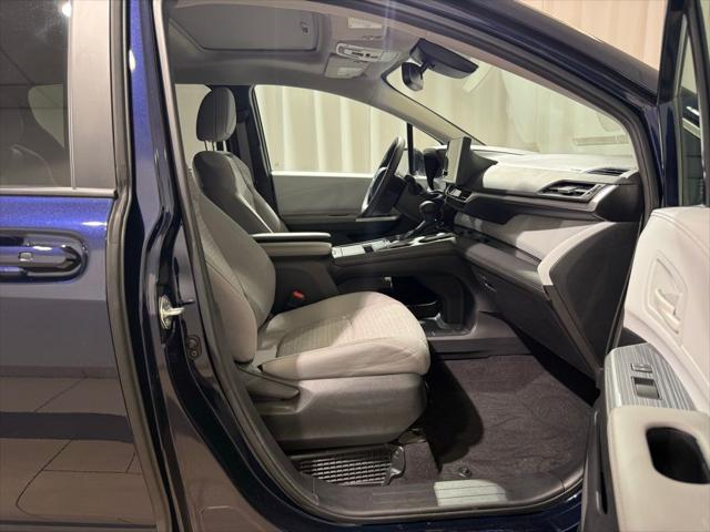 2025 Toyota Sienna LE