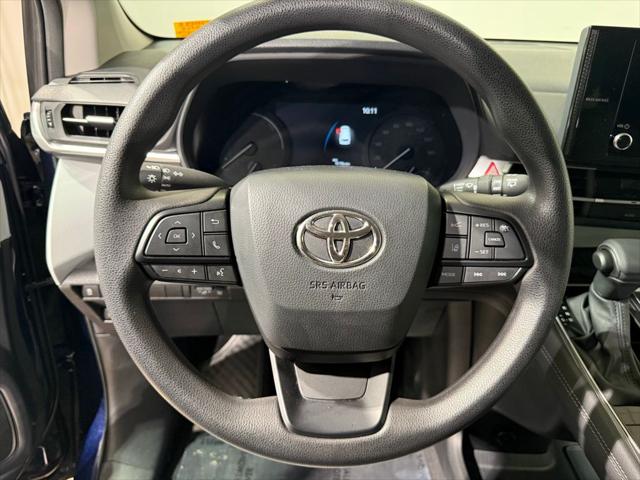 2025 Toyota Sienna LE