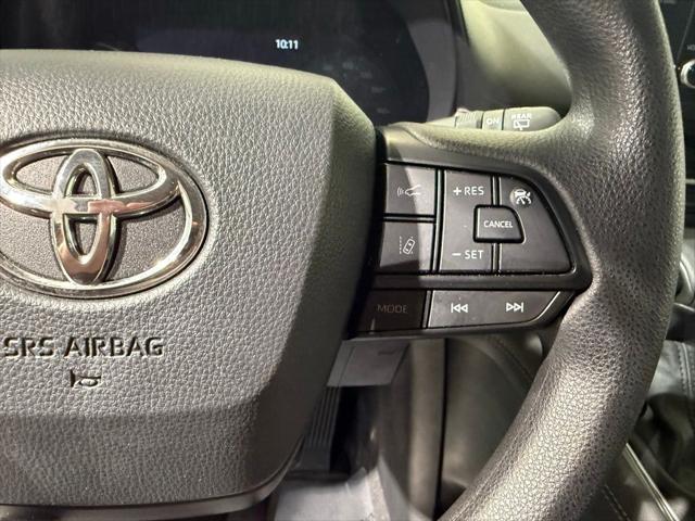 2025 Toyota Sienna LE