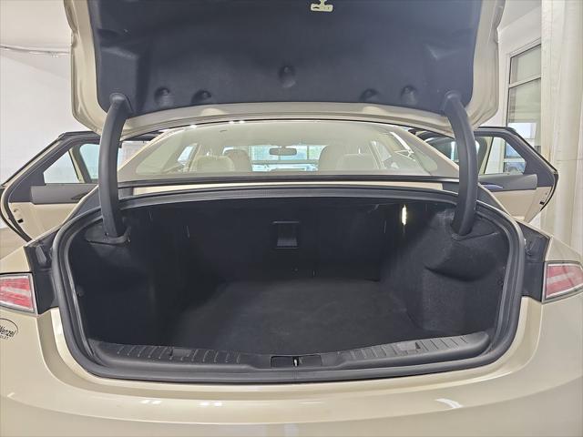 2016 Lincoln MKZ Base