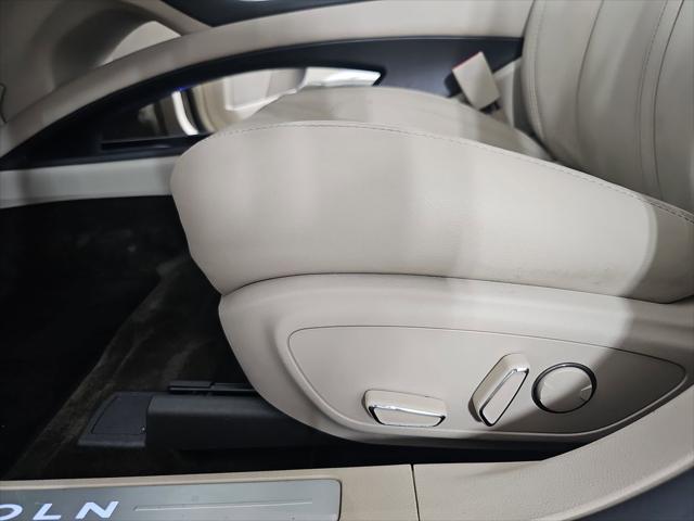 2016 Lincoln MKZ Base