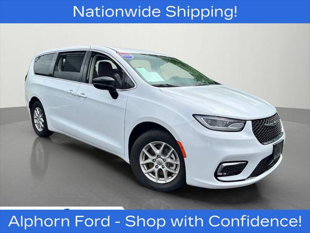 2024 Chrysler Pacifica Touring L for sale in Monroe, WI