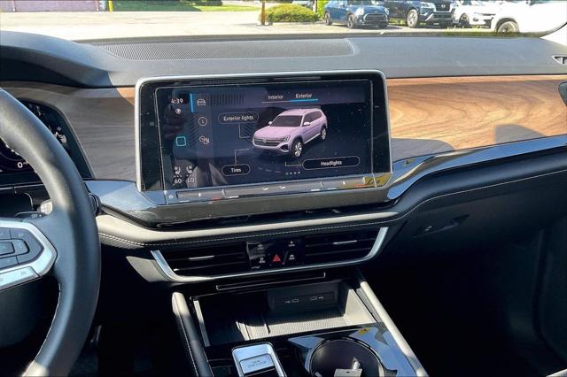 2026 Volkswagen Atlas SE with Technology