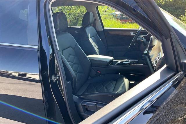 2026 Volkswagen Atlas SE with Technology