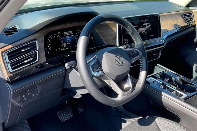 2026 Volkswagen Atlas SE with Technology