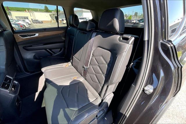 2026 Volkswagen Atlas SE with Technology