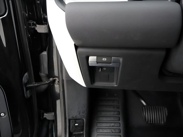 2022 Land Rover Defender 110 X-Dynamic SE