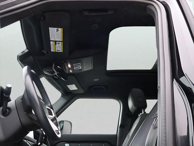2022 Land Rover Defender 110 X-Dynamic SE