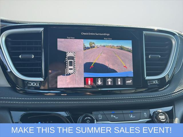 2027 Chrysler Pacifica Select